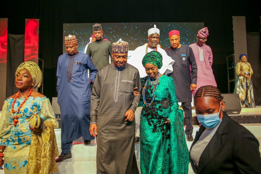 TosanBright's tweet image. The Wife Of Sen.Dr Bukola Saraki Mrs Toyin Saraki yesterday bagged Humanitarian of the year.by Sun Newspapers

She was accompanied by His lovely Husband Dr.Bukola Saraki.

Indeed,Mrs Saraki will Produce a better First Lady 

#FixNigeria
#RealSolution
#ABS2023