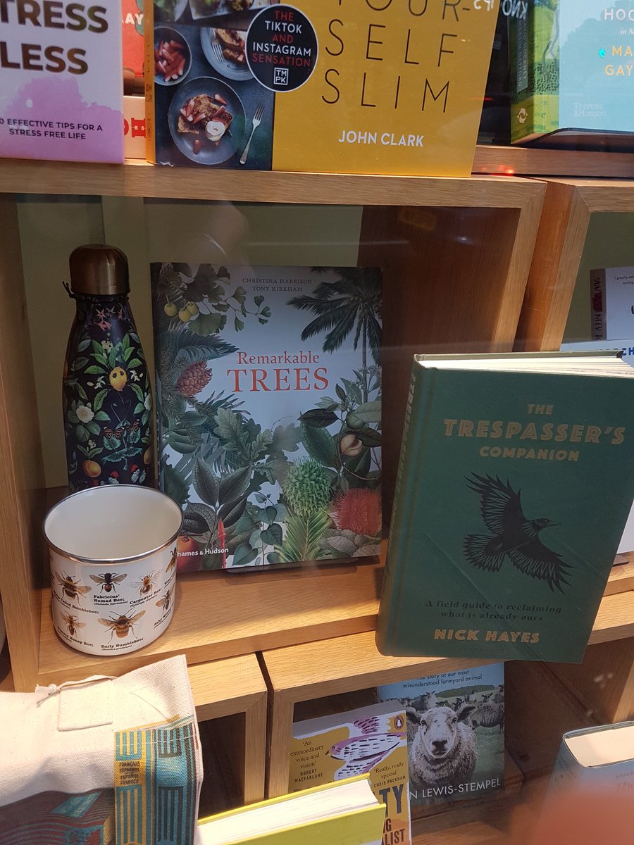 KewEditor's tweet photo. Spotted in the wild #RemarkableTrees @WaterstonesRich ππ³π² https://t.co/1sJB5UTOiw