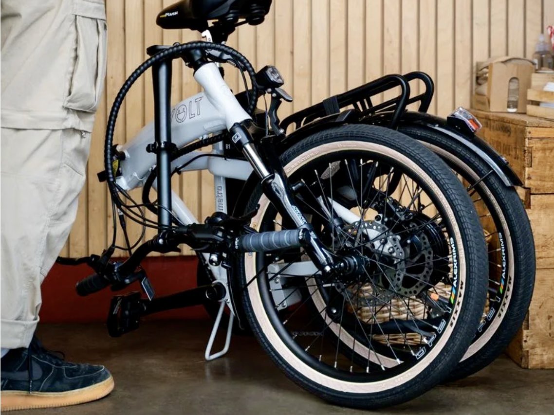 cycleshack25's tweet photo. All ship shape and Bristol fashion … two electric bikes ready for collection. Fancy test riding this very popular folding model? Drop in and ask for the Volt Metro! #tryvolt #Volt #VoltMetro #Metro #ebikes #electricbike #madeintheuk #cycling #cyclinguk #citycycling #bristol https://t.co/lBMXhvZW5Z