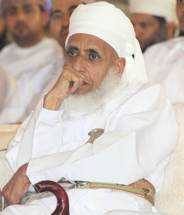 Altathreeb's tweet photo. وليس ما نشاهده ونسمعه في هذا العصر من سخرية المفسدين بالمصلحين واستخفافهم بحلومهم ، ونبزهم بالألقاب الشائنة ، ولمزهم بالعبارات الجارجة ، إلا امتداد لأحوال قديمة دأب عليها أولو الفساد ، فكانت من علاماتهم التي بها يعرفون .

العلامة أحمد بن حمد الخليلي  _ حفظه الله _ https://t.co/XolnruF3SH