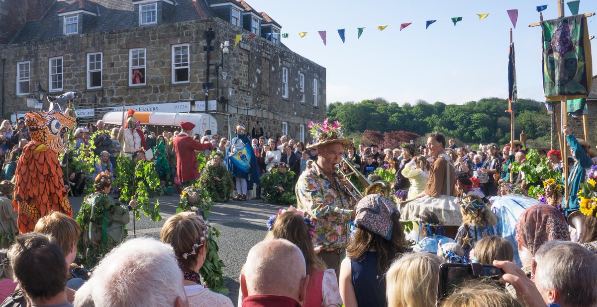 RogerDriscoll's tweet photo. Helston Flora Day 7 May 2022 #cornwall #helston #FloraDay #floraday2022 #halantow https://t.co/ESbGXUt6SA
