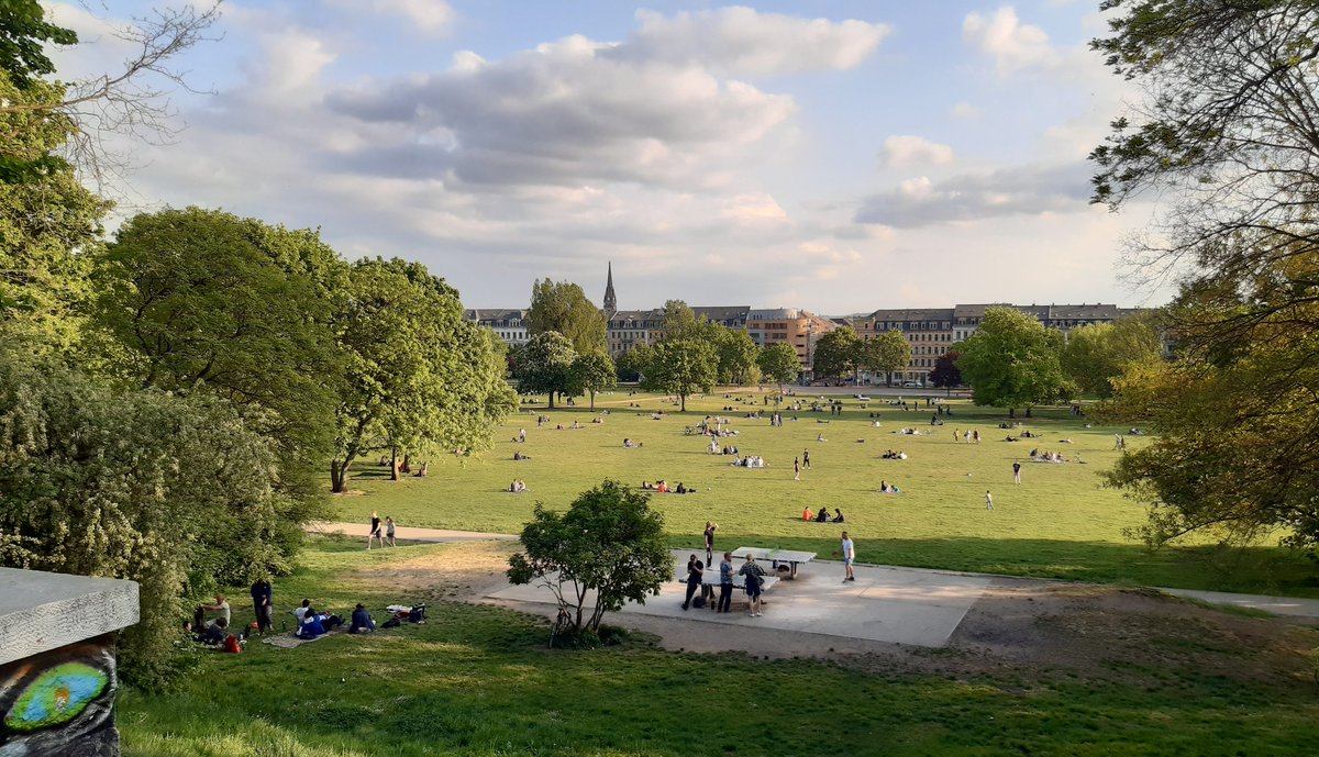 TorstenAbel1's tweet photo. #Sommerfeeling im #Alaunpark heute am frühen Abend.
#Dresden
#APark
#DresdenNeustadt
#Sachsen https://t.co/tQCL2DbOp3