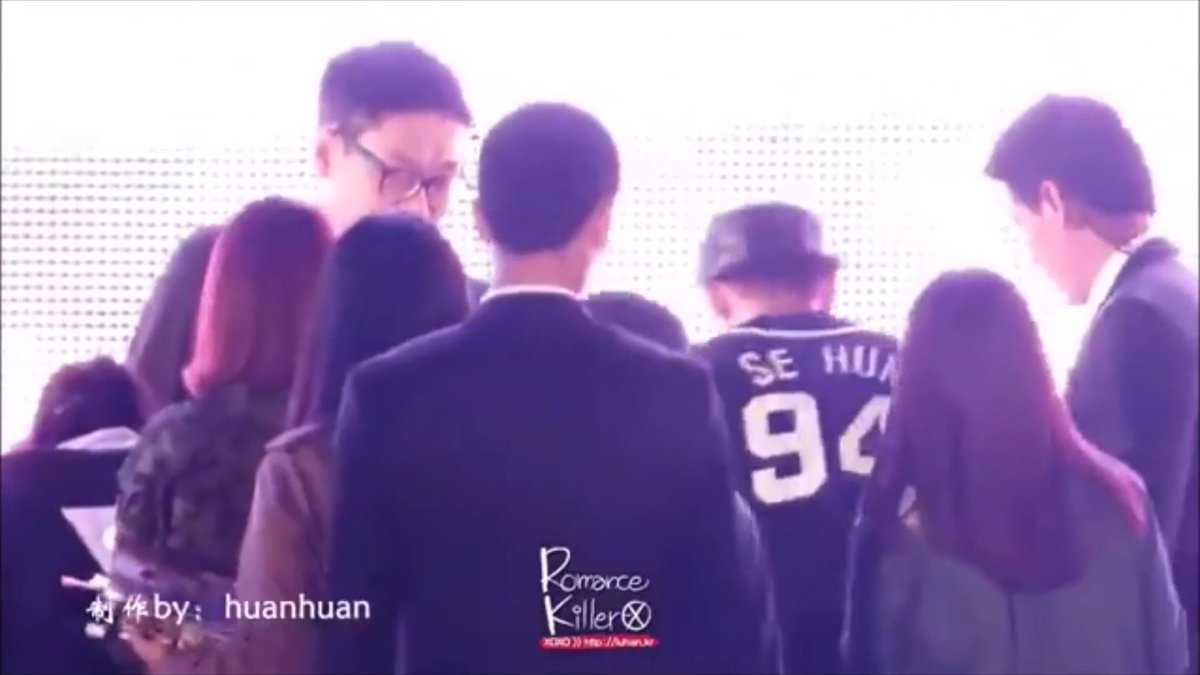24• Luhan'dan imza alan Sehun