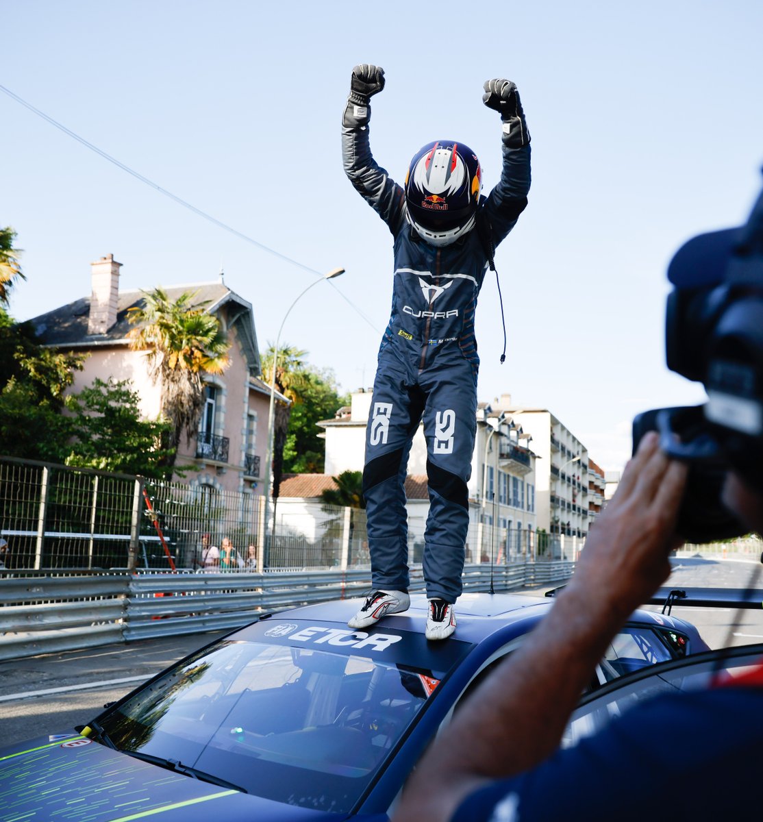 CUPRA's tweet photo. We went out to win, and we did it! 🏁 https://t.co/T3sFfeQIrm