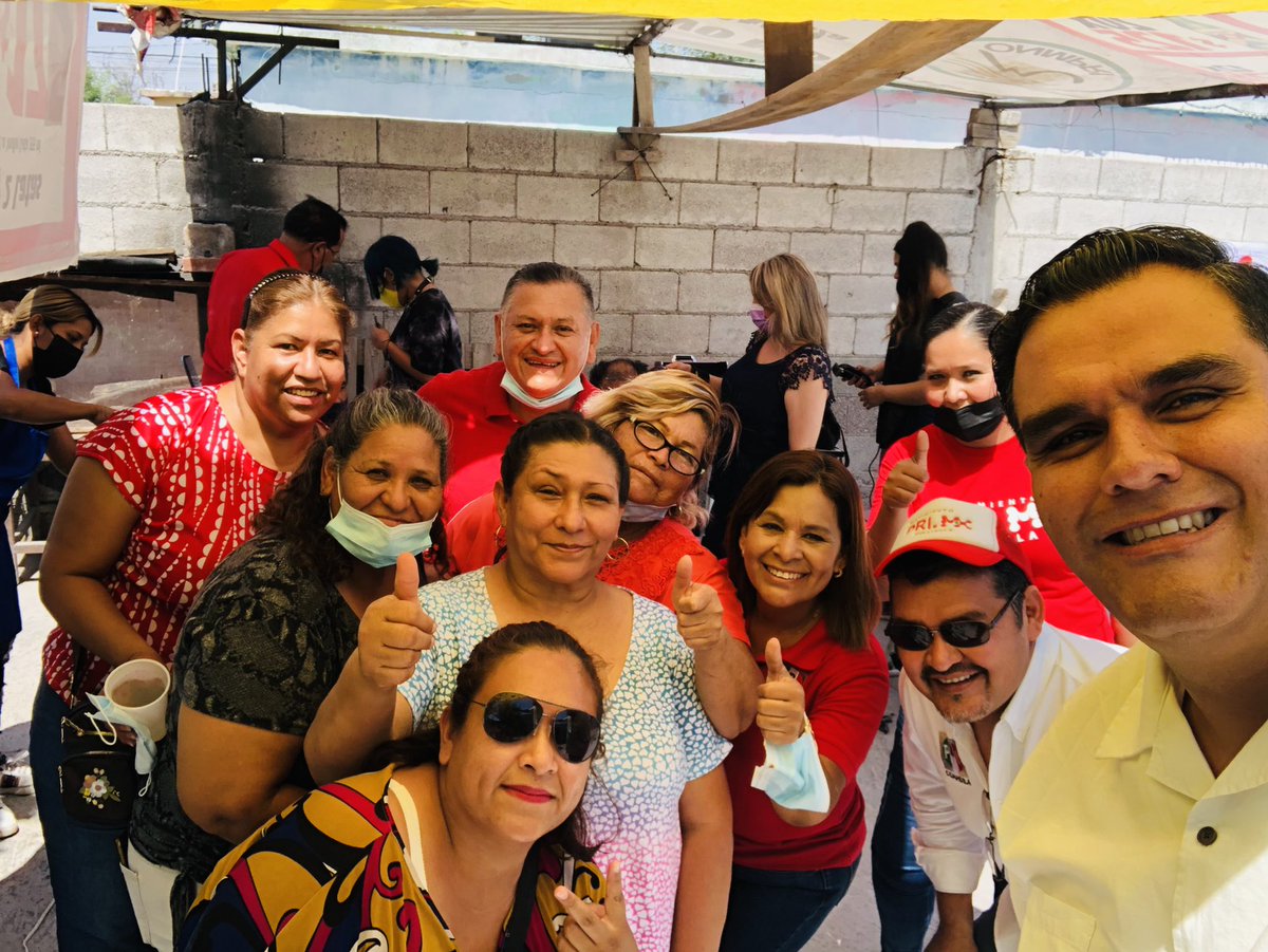 willy_schz's tweet photo. En #Monclova realizamos la #PRIgada Mx de corte de cabello gratuito ✂ 💈, en la colonia 21 de Marzo, con una gran participación ciudadana.

En #EnMovimientoJuntosSiempre #EnTodasPartes https://t.co/CO8QA64iKZ