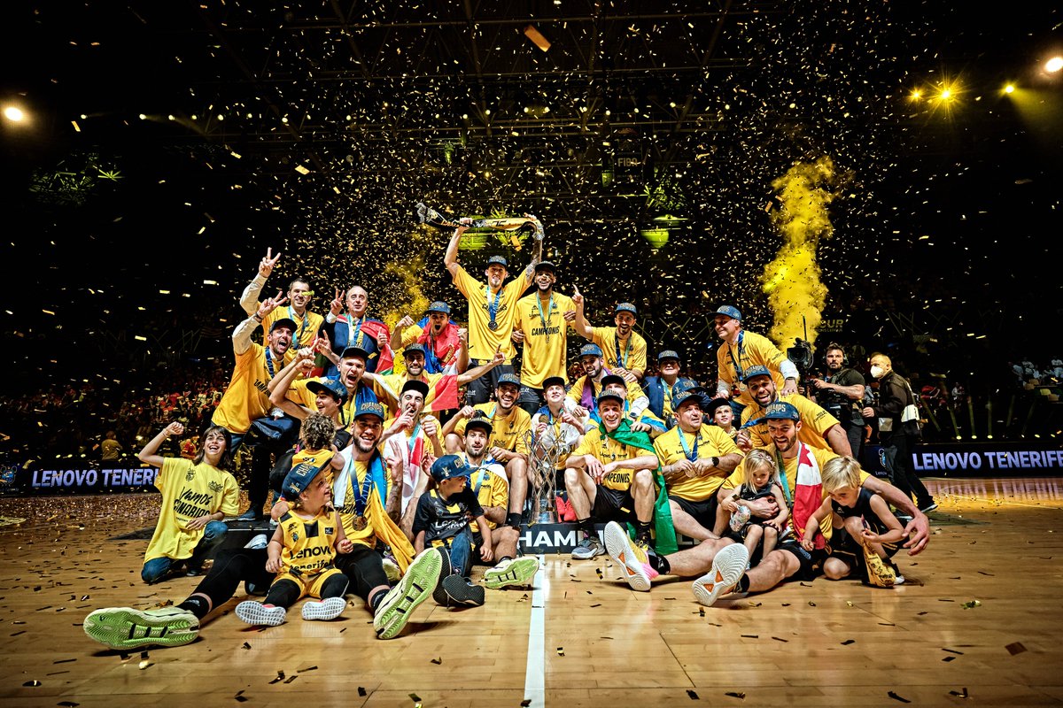BasketballCL's tweet photo. 🎉 C-A-M-P-E-O-N-E-S 🎉
#BasketballCL #FinalFour https://t.co/8UOo0hcCMp