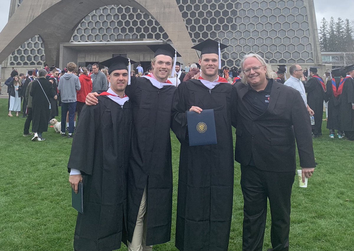 BozBostrom's tweet photo. A couple awesome Commencements this weekend! A huge part of what makes us great is our alums. Class of 2022, now it is your turn. Buy from Bennies and Johnnies, hire Bennies and Johnnies, and come back to campus often to support current students and to keep your network strong! https://t.co/8Uwb0A0zrb