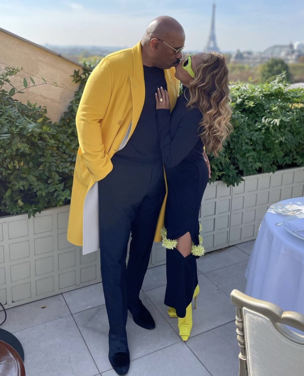 IAmSteveHarvey's tweet photo. Happy Mother’s Day to my Queen 👑 #MarjorieHarvey https://t.co/urGu0qwIFT