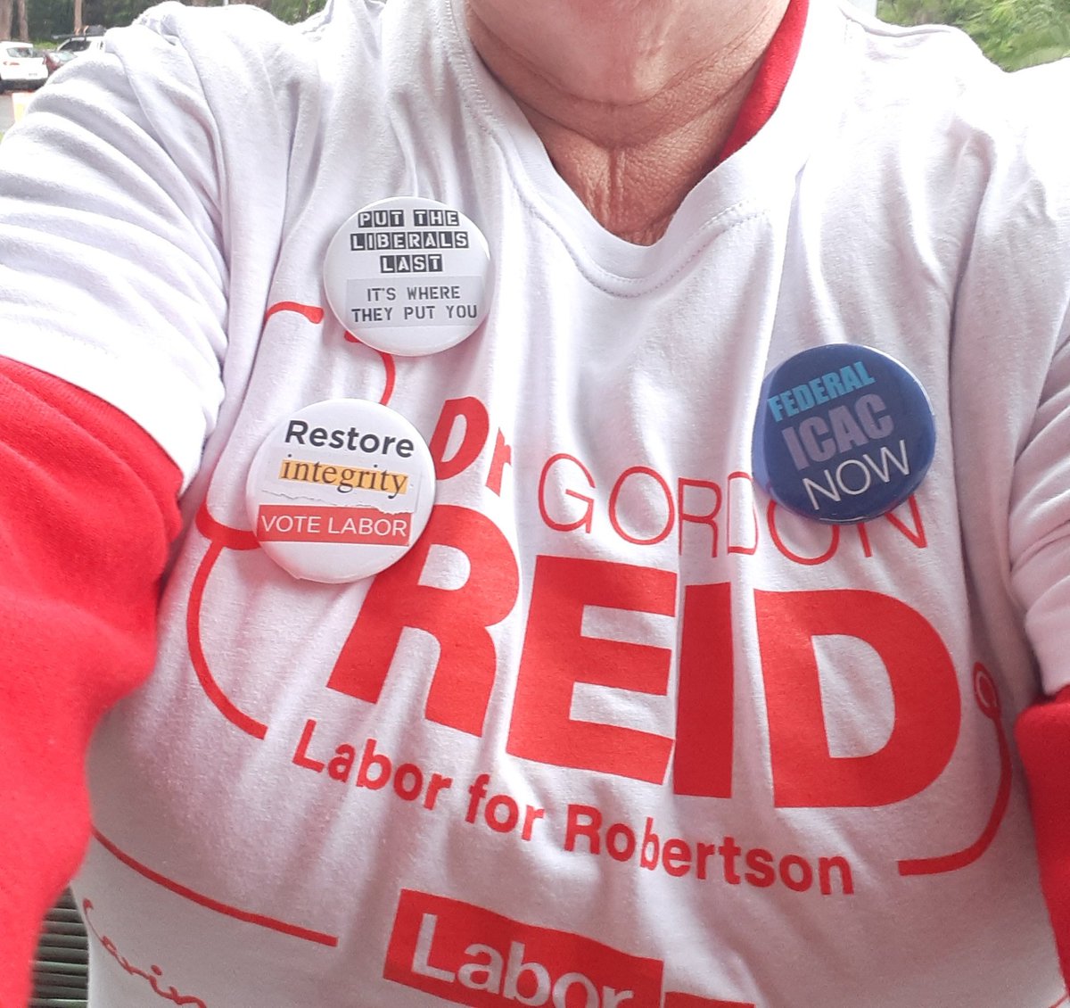 rationalbitch's tweet photo. Day 1 pre polling. Liberals are hostile defensive people. . I ask do they want a pamphlet. Not too show me their bank accounts. #prepolling #Election2022 https://t.co/MVxVVkLUue