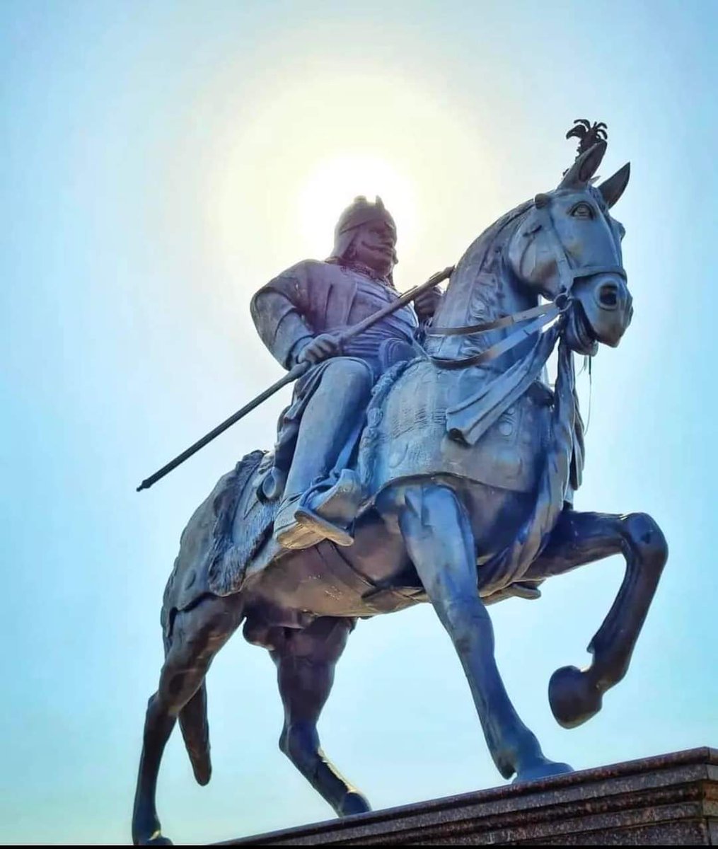 kumarankit0's tweet photo. वन में रहना स्वीकार मुझे, तृण की रोटी स्वीकार मुझे!
यदि दास बनू मुग़लों का, तो जग में जीना धिक्कार मुझे!!!
श्री वीर शिरोमणि महाराणा प्रताप जी की जयंती पर उनको
कोटि -कोटि नमन!!!❤️🚩🙏🏻
#महाराणाप्रताप
#जय_भवानी #MaharanaPratapJayanti https://t.co/BDRy8LtfSk