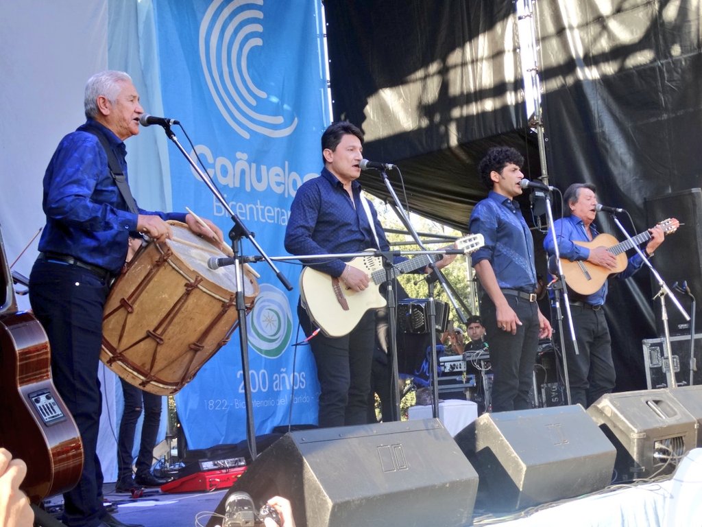 GustavoHArrieta's tweet photo. #FeriaRural ...Fiesta de Nuestra Comunidad ...Proyecto Colectivo... Producción y Trabajo...Del Campo al Consumidor ... Cierre con "Los Carabajal " #CañuelasBicentenario https://t.co/Nfnh1c1m8W