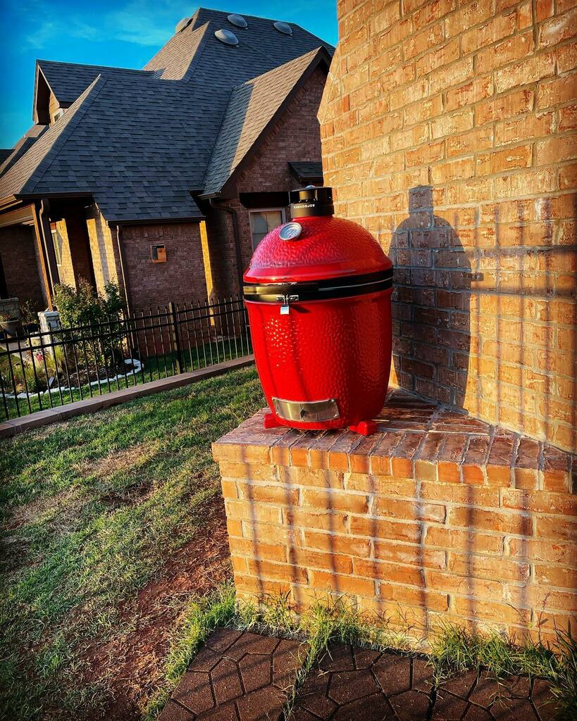 ewking89's tweet photo. New grill alert! I’m very excited to get to cooking on my new @kamadojoe classic III from @atbbq in Wichita, KS! #kamadojoe #grilling #cooking #grilllife #kamado #kamadogrill https://t.co/mpDcmo2oxW https://t.co/PdzuSVBks2