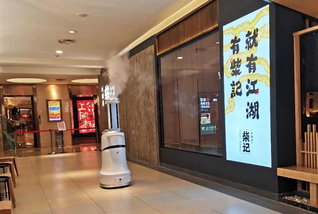 JerryWa65429814's tweet image. Traditional shopping plaza disinfection generally requires manual participation in the whole process, while the disinfection robot in the shopping plaza can plan its own path and avoid obstacles automatically during the working process #ibenrobot #robotics #disinfectionrobot