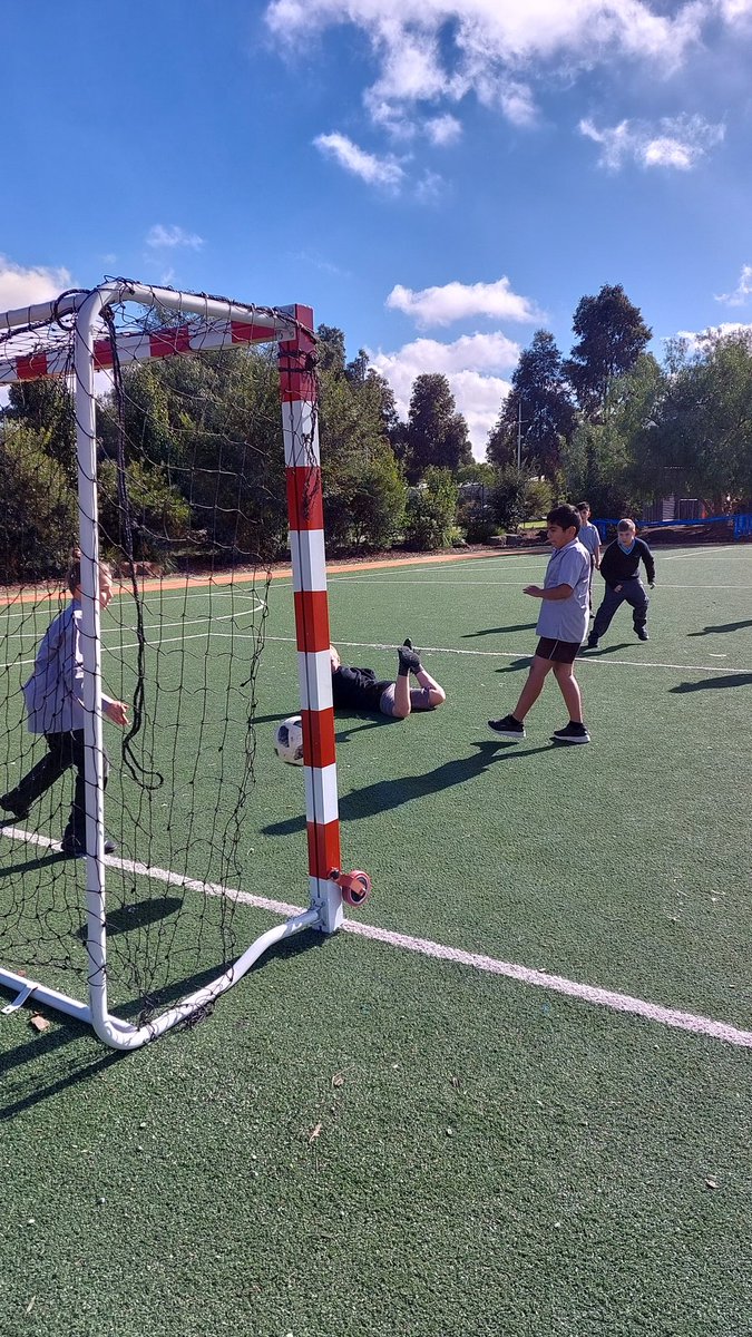 smcm_school's tweet photo. Year 4 Soccer breaktime match #FARMcode #sportmanship https://t.co/vRaBpwXjVW