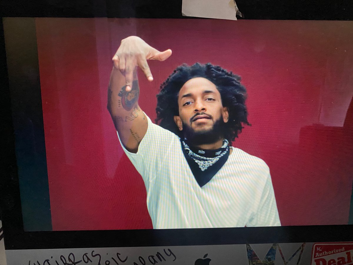 MuseicMag's tweet photo. #KendrickLamar i haven’t seen something so beautiful in a while The Heart part 5 like wow like wow like wow tears and just wow in aw https://t.co/zCe48FmqqF