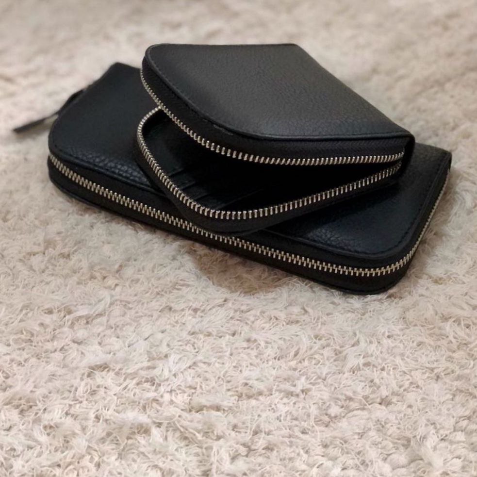 AccesoriosFefas's tweet photo. Billeteras en su versión clásica y pocket en color negro están disponibles 😉. 

📣HORARIOS DE ATENCIÓN: 
De lunes a viernes de 9hs a 12hs. Por la tarde es con cita previa.

Paga en hasta 3 cuotas sin interés 💳😀.

 #accesoriosdemoda #Descuentos #Tarjetas https://t.co/DHCxgbTme1