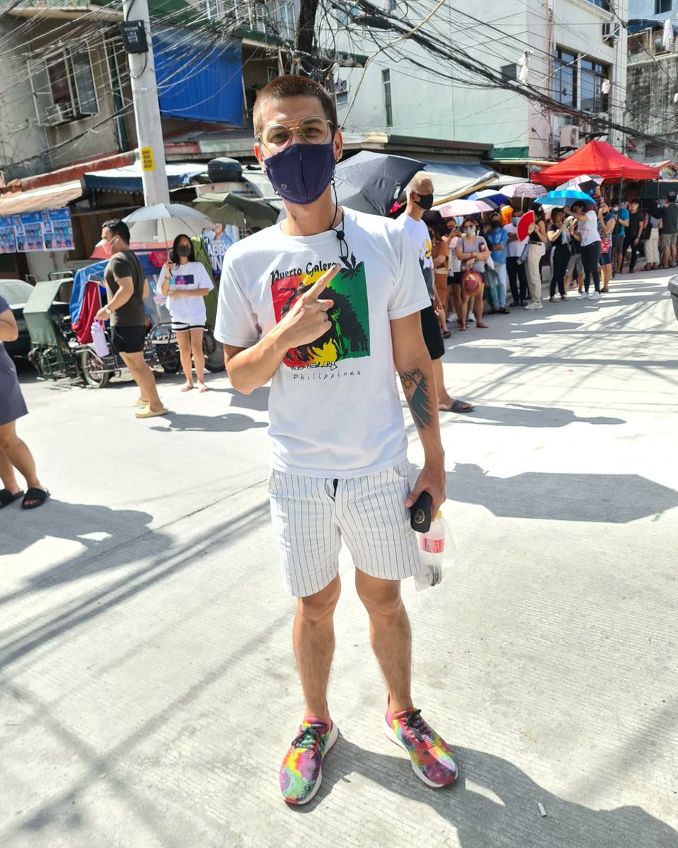 osmarqui's tweet photo. First time voter here. I had several reasons why I didn't register before but I can't miss this year's election. This might be the first time na dadaan ang isang Robredo - Pangilinan na tandem kaya #ipanalona10to.

Kabado pero masaya! 

#leniismypresident 
#kikoismyvp 
#wecount https://t.co/PMyviFkrB0