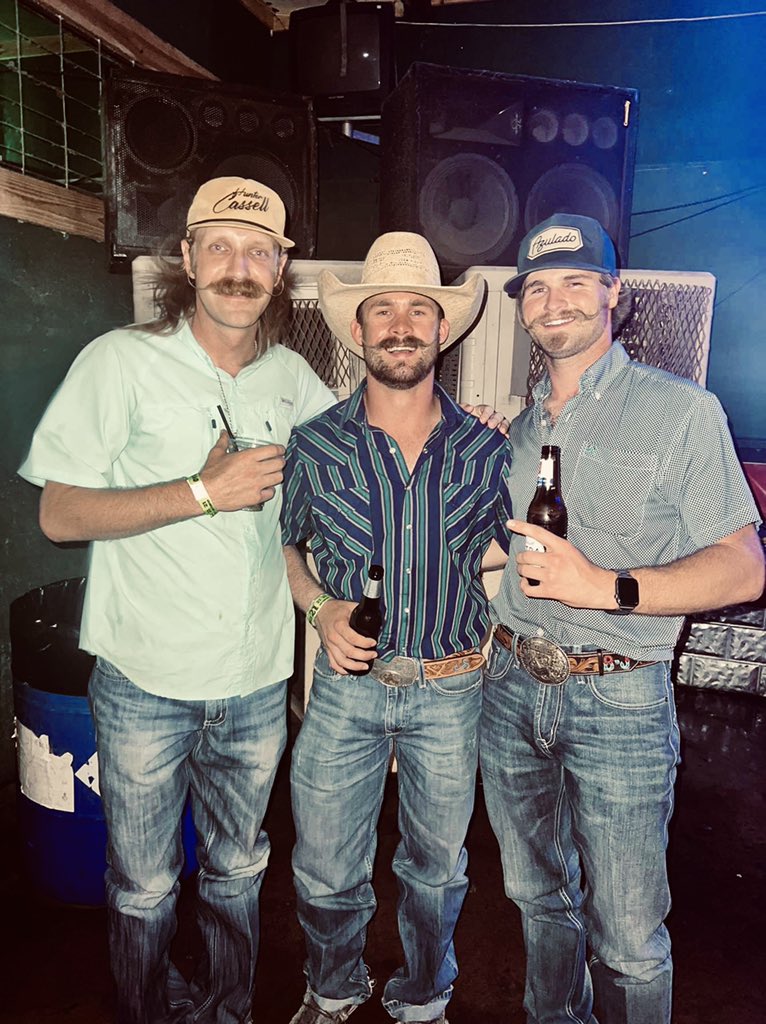 DanTheLegend0's tweet photo. 3 best staches around https://t.co/U3CJ8dHPEE
