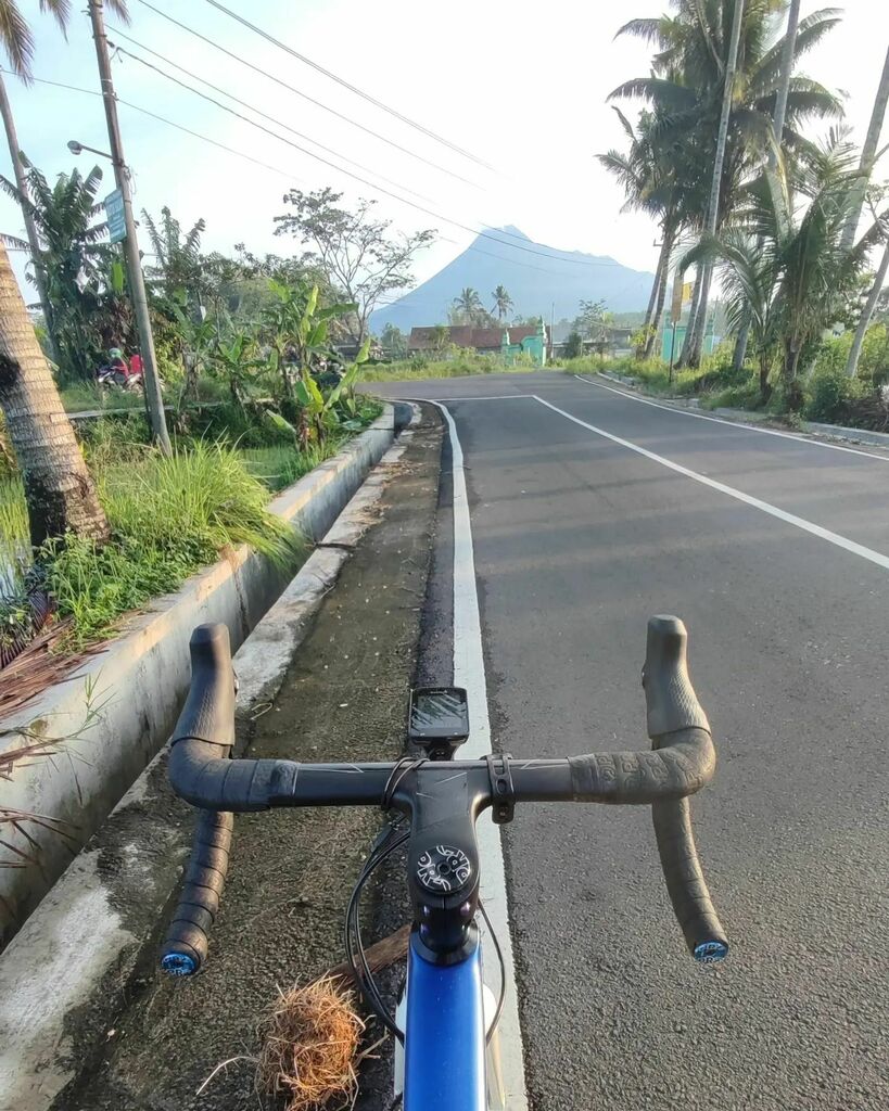 yussanid's tweet photo. https://t.co/F0IVdEmAEM Hari pertama masuk, dimulai latihan dulu tuk kembali ke rutinitas pekejaan
.
.
.
#behindhandlebars #ogevkin https://t.co/ZPQApjKKRa