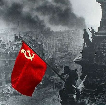 С праздником всех ! С днём Великой Победы ✊✊
