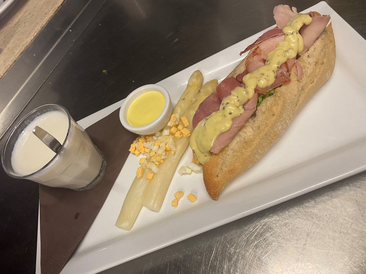 GC_Centraal's tweet photo. We hebben weer Twentse Asperges op het menu! Dit jaar ook als lunchgerecht... https://t.co/kU1dx9CsGZ