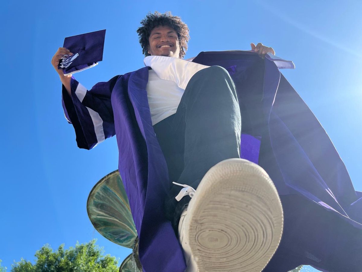 Stevelavila's tweet photo. Grad Season👨🏾‍🎓🎊 https://t.co/EfcYAXgsxd