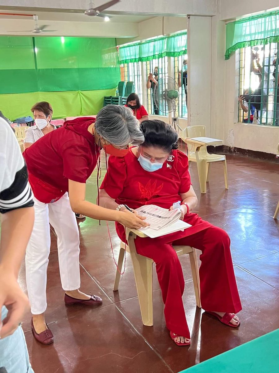 EFradijas's tweet photo. First Lady Madam Imelda Marcos
BBMSARA UNITEAM Landslide victory ✌️🇵🇭♥️ https://t.co/zPxu3W5oYk