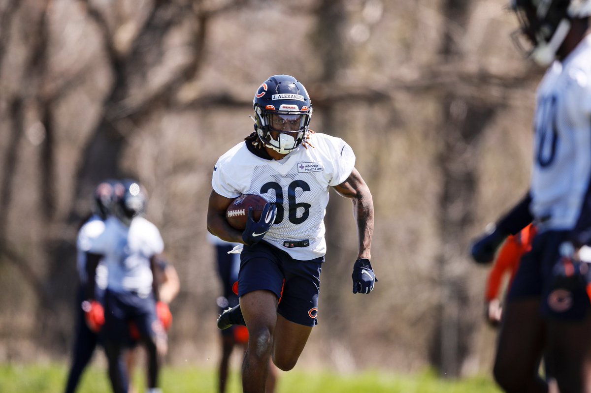 Officially a Chicago Bear for the next 3 years, but i’m far from done.. 🤞🏾