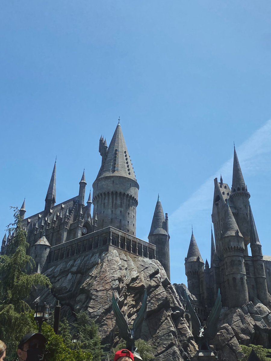 vanessagumi's tweet photo. brb gonna be rewatching harry pottah now⚡️ https://t.co/rvHgbKrjBD