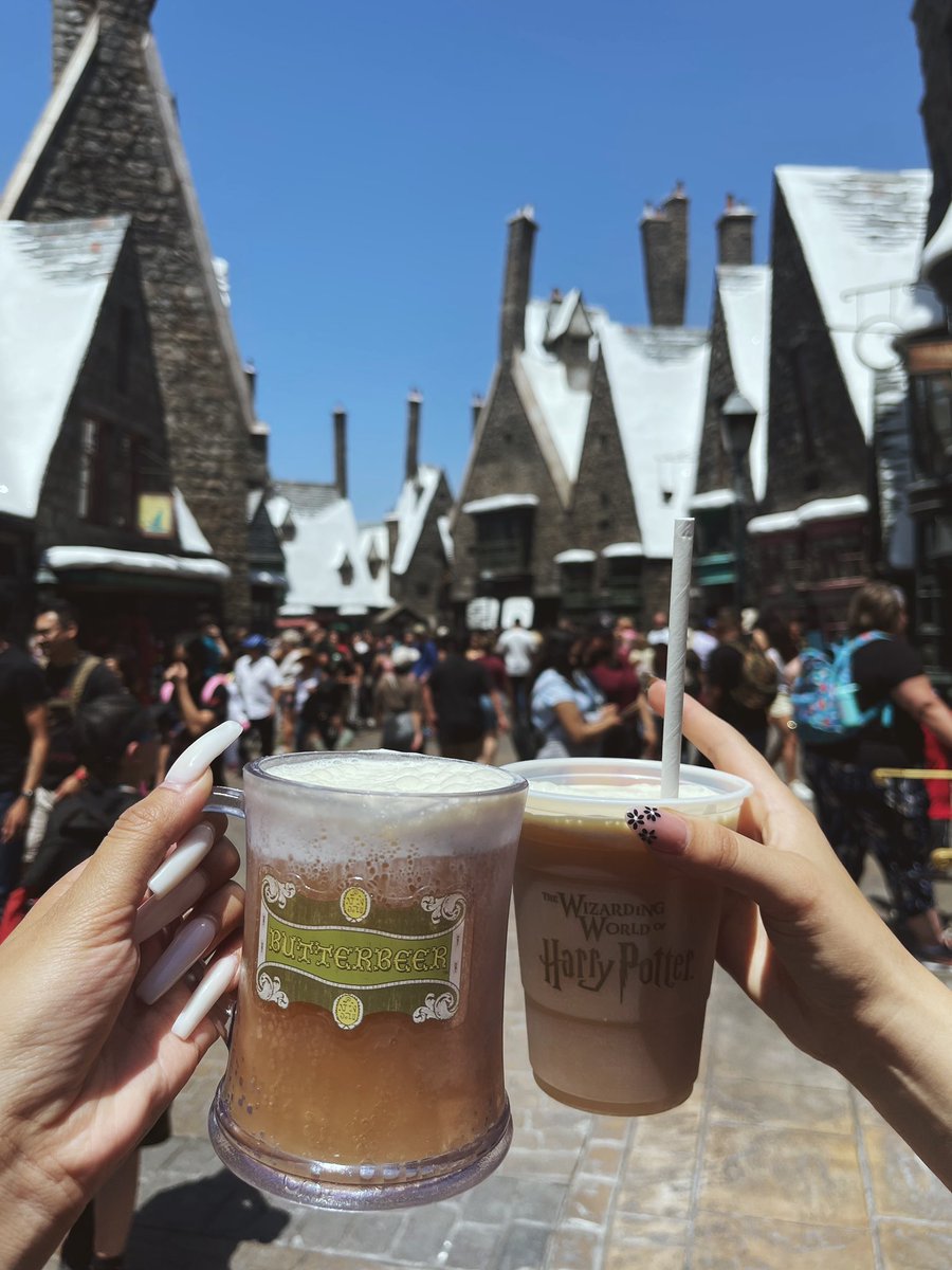 vanessagumi's tweet photo. brb gonna be rewatching harry pottah now⚡️ https://t.co/rvHgbKrjBD