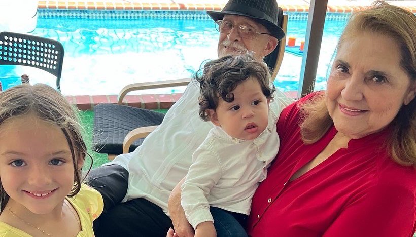 SantamariaNow's tweet photo. Happy Mother’s Day! Feliz día de las Madres! Mami te amo, eres la mejor madre que Dios me ha podido dar. Gracias por tu amor y apoyo! Katheine Milena eres una esposa y made excepcional. Este año es tu primer día de las madres y estoy muy orgulloso de ti! #santamarianow https://t.co/Y9olrTCjXq