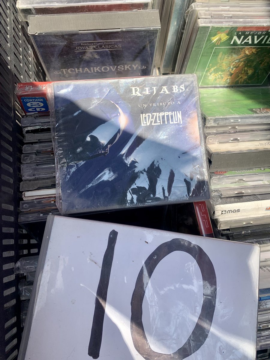 A7onso's tweet photo. @lacornetafm @jrsestaca @EVIDEGARAY Lo que se encuentra uno en el tianguis y por ese precio ($10) no pude dejarlo pasar! Saludos! https://t.co/OMsCLMPHmj