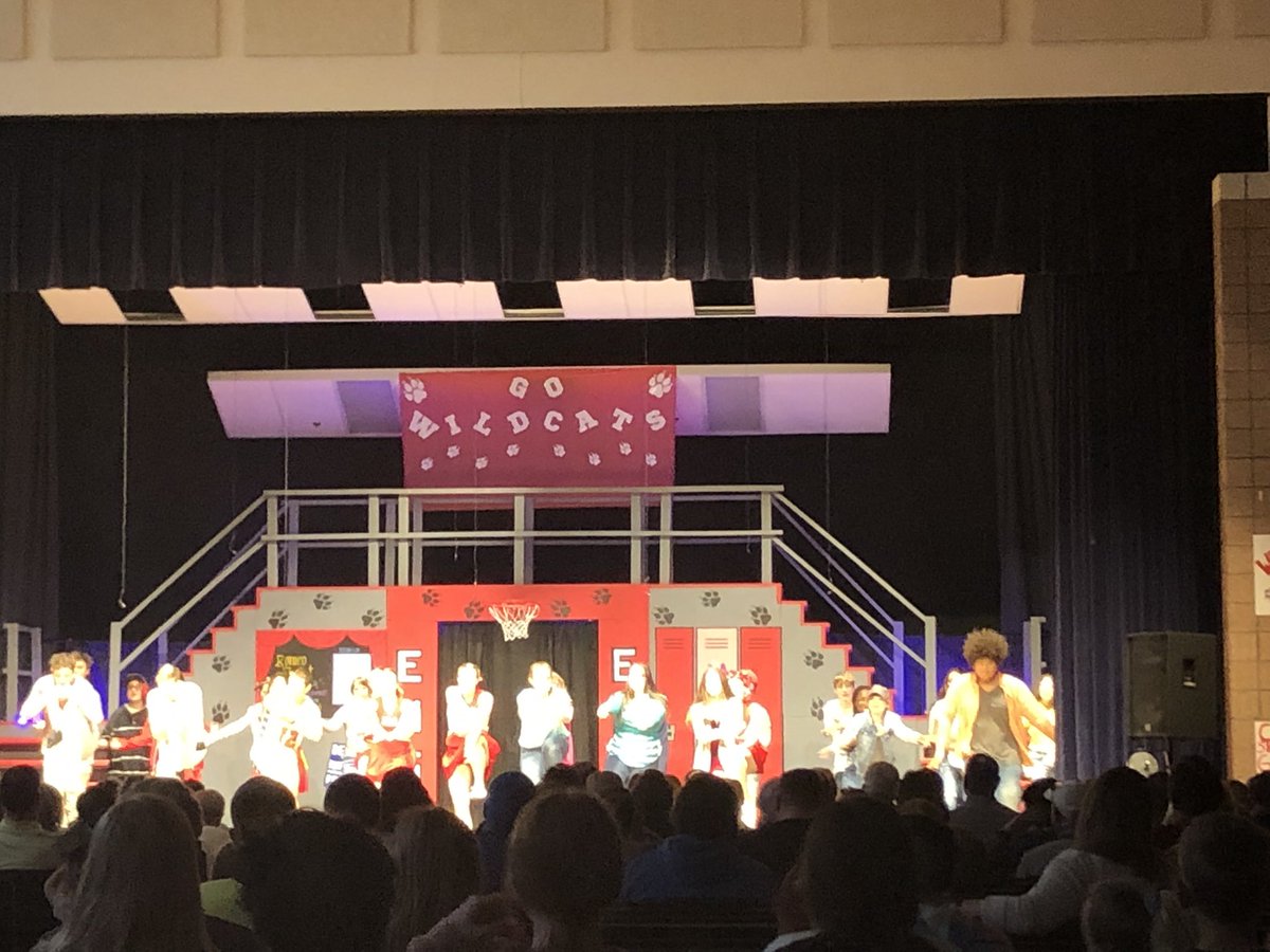 ManuszakEdward's tweet photo. Great way to spend Mother’s Day! Very proud of our HIgh School students who performed in our first musical in over 20 years! Bravo! Thank you Ms. Sinclair for organizing, directing and making this a reality! 👏 🎶 #rowlikevikings #LovePublicEducation https://t.co/qoTVu9Sr5z