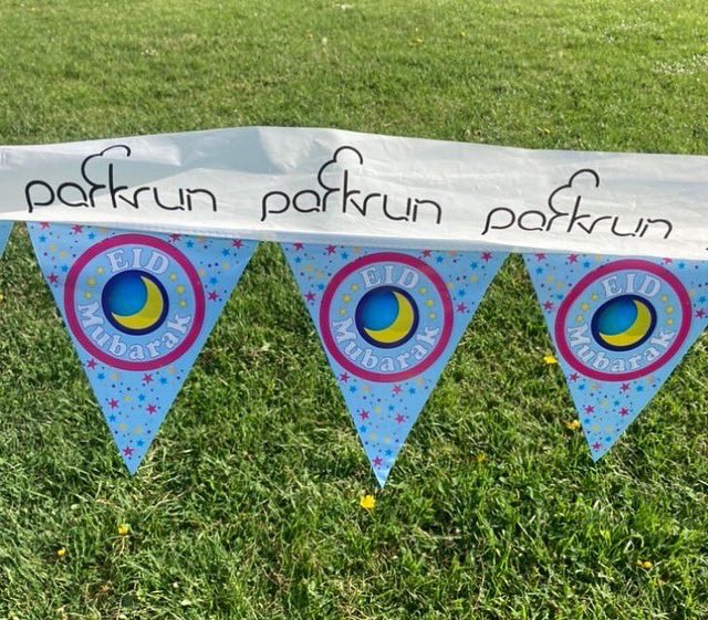 figgesmarshjpr's tweet photo. Eid Mubarak! Fantastic to be celebrating Eid in the sunshine today, with 48 junior parkrunners, their families and our 25 volunteers. Thank you again to Yaqub, Yusuf and their dad Mohammed for kindly donated bunting, balloons and Eid treats - it was great to see you today! https://t.co/DzjaOSXuRl