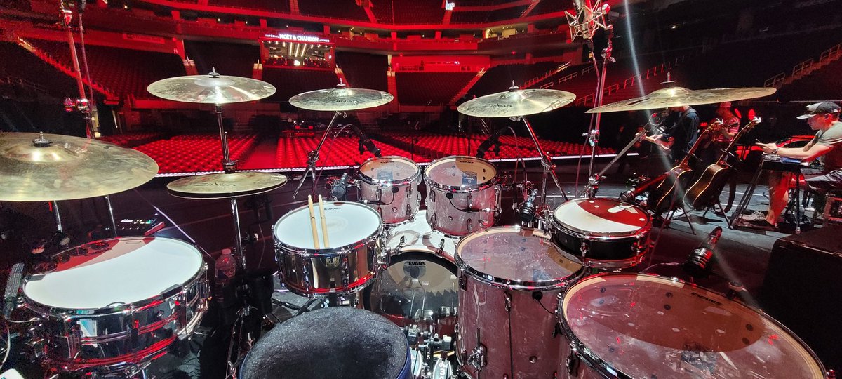 mdsdrums's tweet photo. @PearlDrumCorp #pearldrums @ZildjianCompany #zildjian @promarksticks #ShowYourStripes @EvansDrumhead #evansdrumheads @SledgePad.com #sledgepad @BigFatSnareDrum #bigfatsnaredrum @cymbolt #cymbolt https://t.co/sfwJCXYI0Q