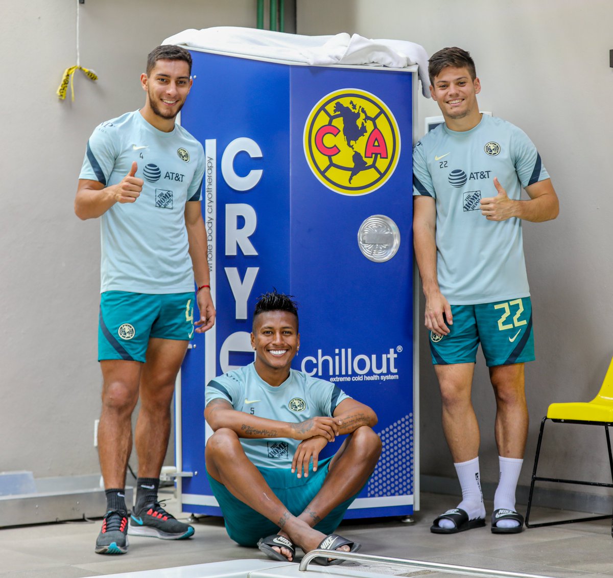 ClubAmerica's tweet photo. Para darlo todo en la cancha @CRYO_B Recuperación perfecta 🦅 de cara al máximo esfuerzo,
#cryob 🔹 #crioterapiaenmexico https://t.co/AXaSvYbQFD