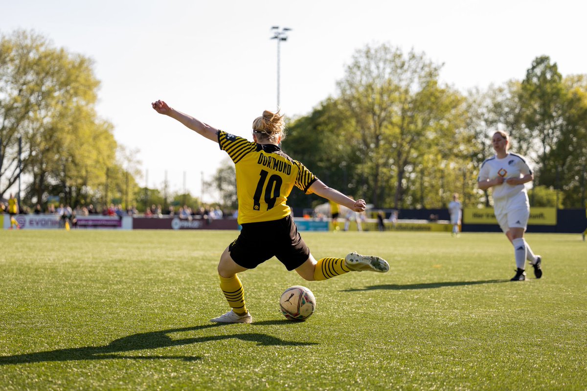 Die BVB-Frauen haben ihr vorletztes Heimspiel in der Kreisliga A gegen BV Viktoria Kirchderne mit 7:0 gewonnen. Es trafen <a href="/ana_zbl/">Ana Hasl</a> (2), Laura Höhl, Kimberly Becker, Lea Rogge-Herper, <a href="/annika_billig/">Annika Billig</a> sowie Carolin Kaul. 

#bvb #BVBFrauen