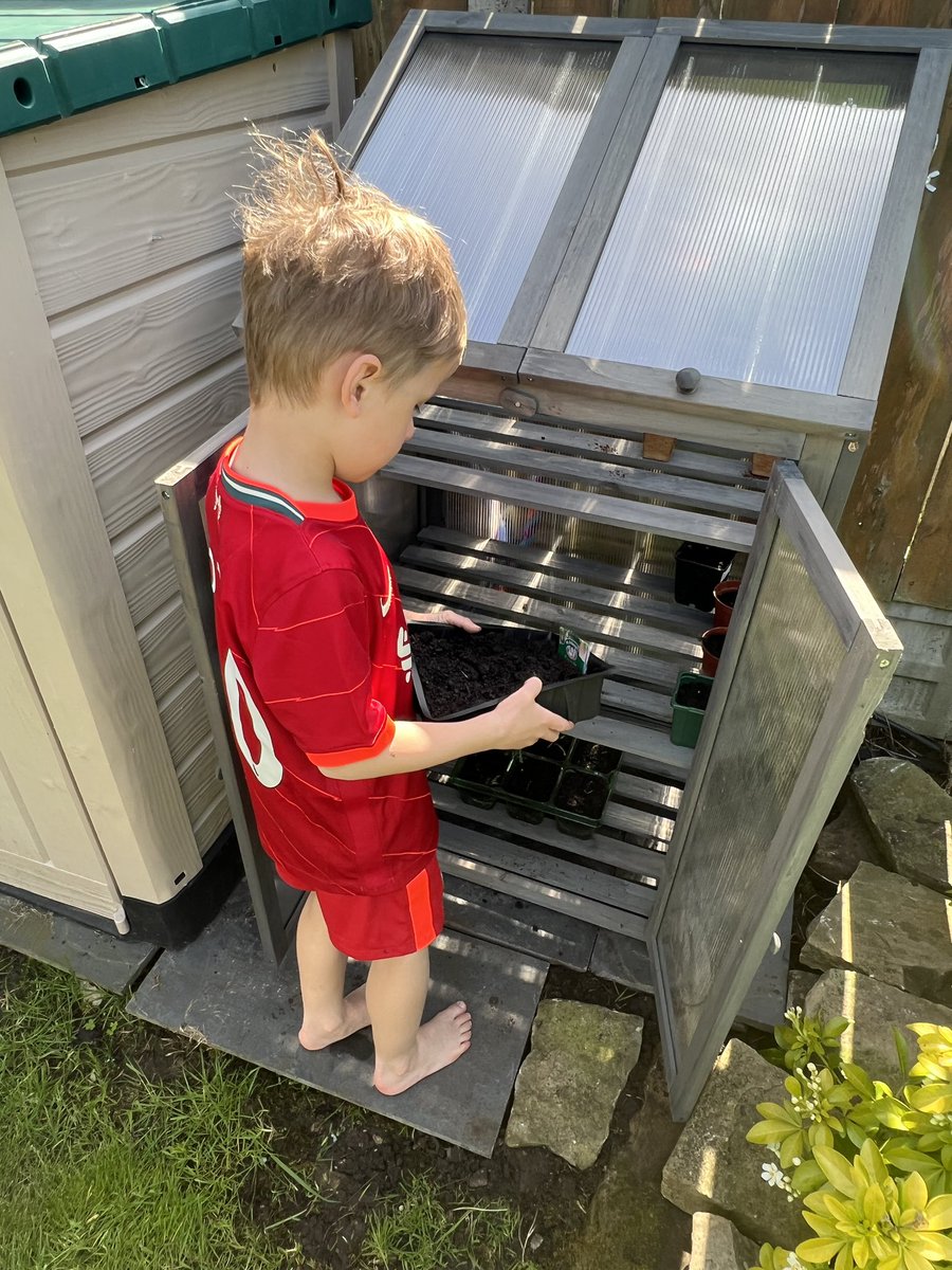 beckyridley's tweet photo. Rapha proved to be very ‘useful’ today in the garden as we added to our 🌿 collection whilst under the glorious sunshine ☀️@TranbyReception https://t.co/V6gD9TphHN