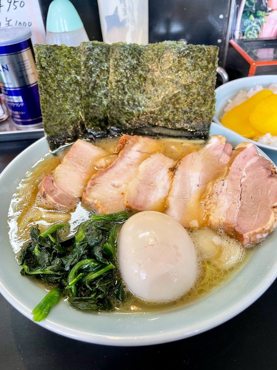 run7848's tweet photo. 横浜ラーメン 一心@取手
バラチャーシューめん 味玉 ライス

今回はガラしっかりトローリうんまい💘酒井製麺も🐴🐴に合う💖やっぱり
うまいわ💕ご馳走様でした🙏
#横浜ラーメン一心 https://t.co/n2trhXJuvt