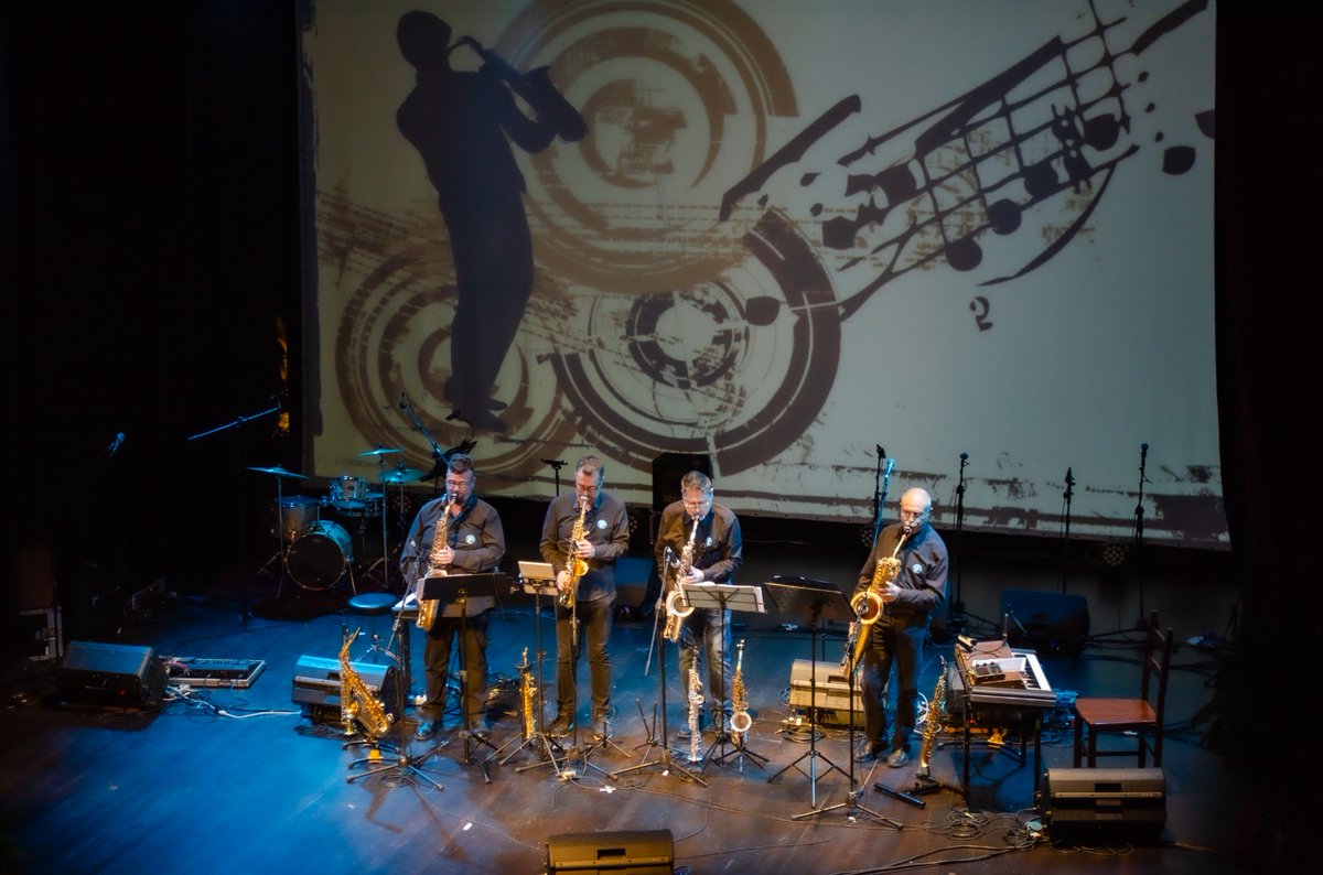 dianavasconi's tweet photo. Serata straordinaria a sostegno di @AIRC_it, teatro artemisio #musicforlife #VELLETRI #7maggio ❤️@dianavasconi @assmusicforlife
#orchestradelpaeseimmobile #springquartet #shanymartin ❤️ https://t.co/YehUJ2YlCy