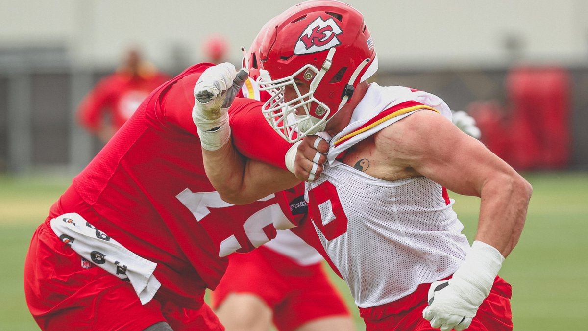 Chiefs's tweet photo. Weekend work 💪 https://t.co/HTs8vmeSzQ
