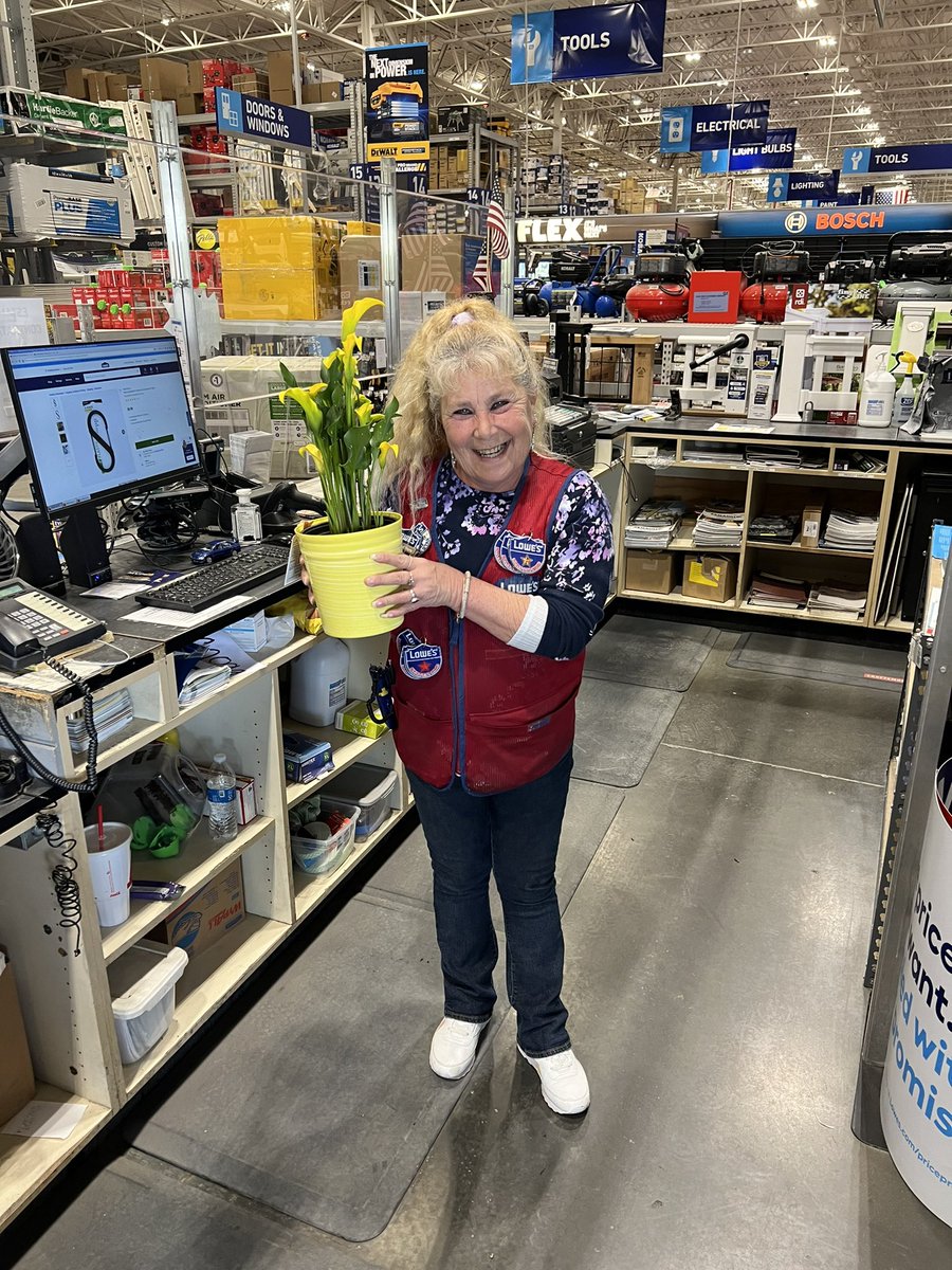 MattFlippin2's tweet photo. Big thanks to all of our wonderful Mothers working this weekend!! I can’t thank you enough for all you do!  Happy Mothers Day!!  @xen_arely @nmcmillan1369 @BlueBoxR1 @1369DMIS https://t.co/AAk2e7uNEY