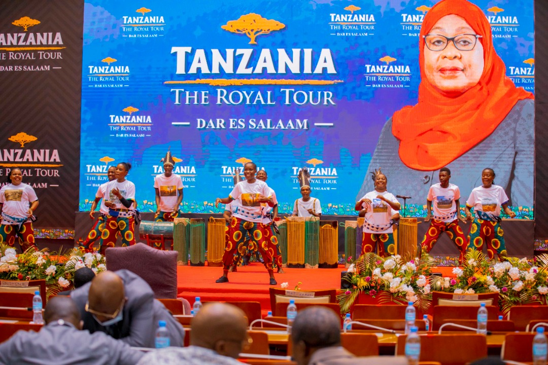 TTBTanzania's tweet photo. A local traditional dancing group  Entertaining during the National Inauguration day at Julius Nyerere Convention Center (JNICC)
#traditional #traditionaldancing #royaltourtanzania#traditional https://t.co/e1QdbmBzdx