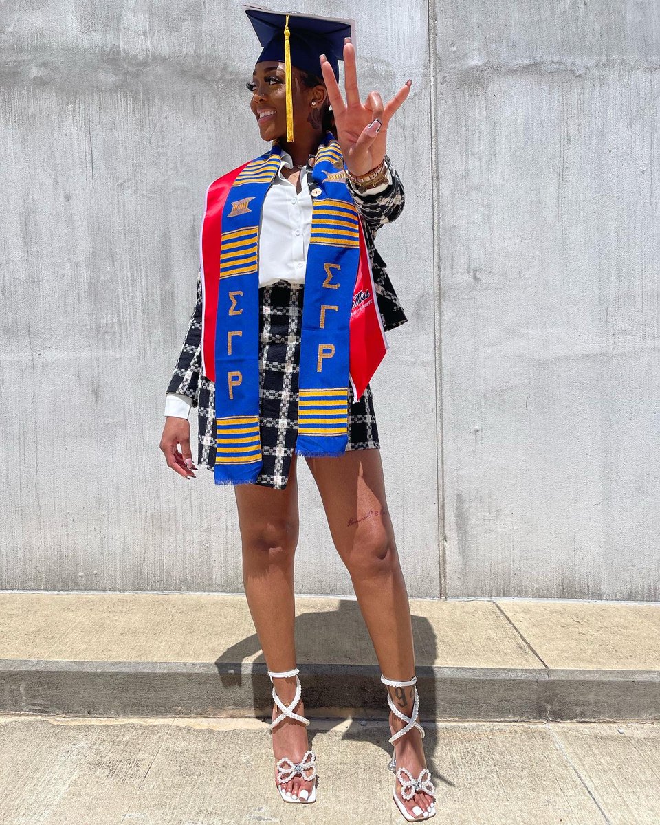 Jf_Mimi2's tweet image. I love the Poodles I wanna be one of them 😮‍💨💙💛
#Degree2 #MastersBae