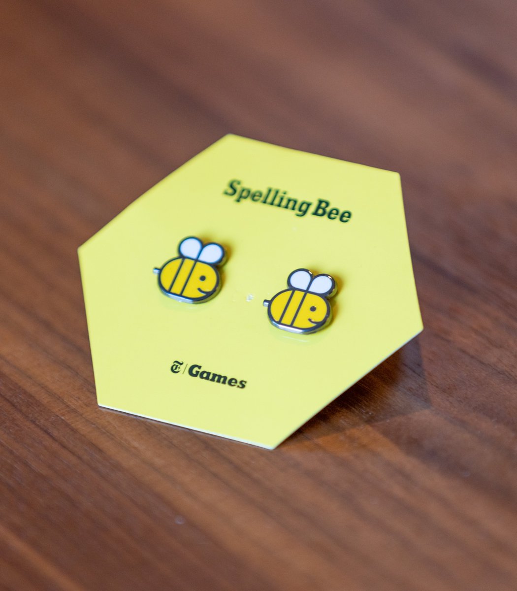 sarbearsmiley's tweet photo. I made #NYTSpellingBee earrings for my mom for Mother's Day! It was super easy to do, so I'm dropping a mini tutorial! @NYTGames @thegridkid https://t.co/5EjjPcinOM