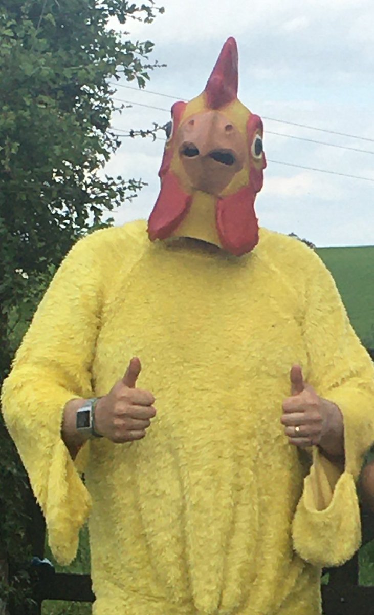 Why did the chicken cross the road? To help complete the <a href="/ScramblingYANA/">Scrambling for YANA</a> challenge and raise awareness for rural mental health &amp; donations for <a href="/yanafarming/">YANA</a> of course! 🐓🛣🥚🥄💷👍🏼🥾 Find out more &amp; donate if you can here 👉   nfuonline.com/updates-and-in… #ScramblingForYANA