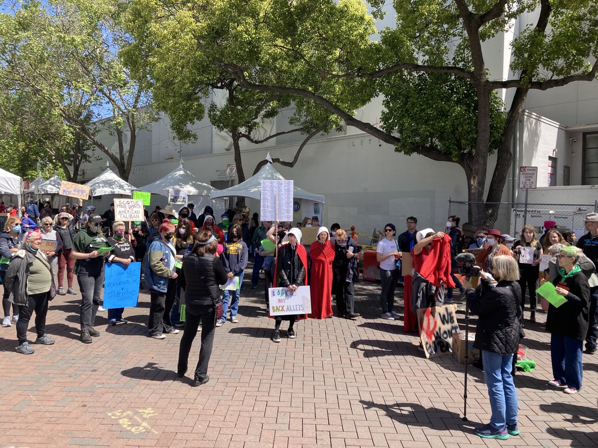 ktnapa's tweet photo. #Abortion rights protest in Berkeley https://t.co/gi7yhfU3Ss