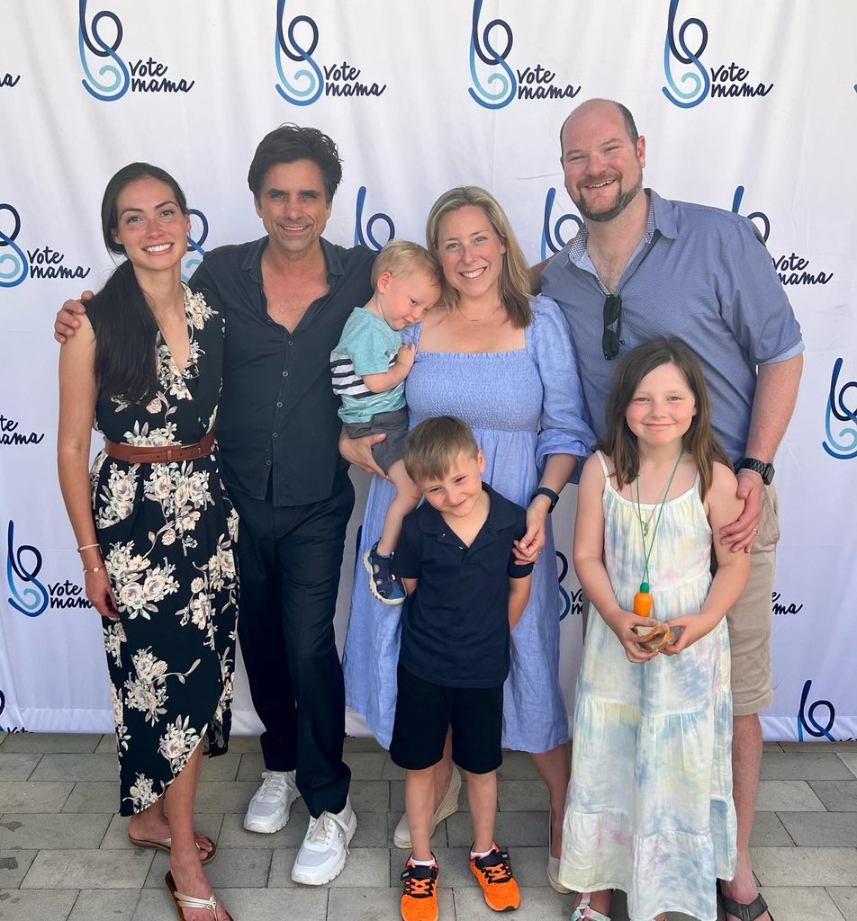 Celebrating Mother’s Day weekend with our incredible Leadership Council member @howcanihelppod! Thank you Caitlin & @JohnStamos for hosting such an incredible event to support @votemamaus and our 115 Democratic mamas running across the country! Happy Mother’s Day Caitlin!