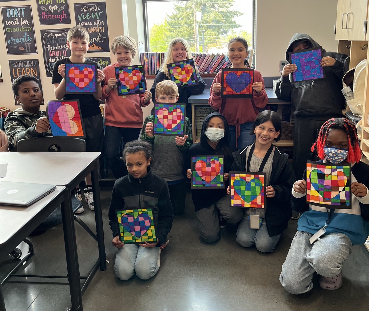 EastGreshamElem's tweet photo. We ❤️ our Moms!!! #WhyEastGresham 💙#MrsCaputo 🍎 #FifthGrade 😊 https://t.co/Tx5LK2pDXL