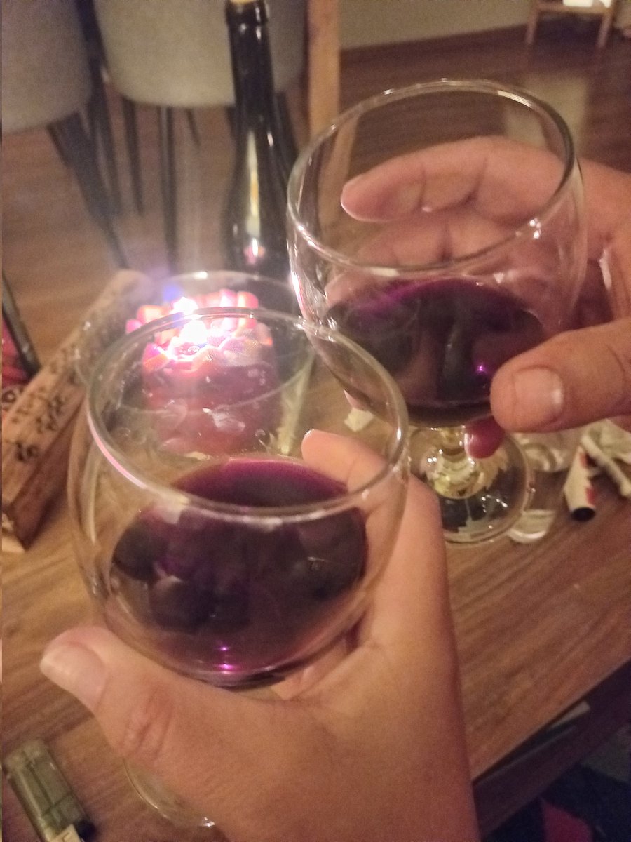 ROSEMELEK07's tweet photo. ve gece devam eder... https://t.co/CrJ9pVktHe